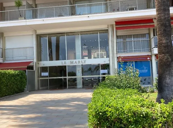 Front De Apartmán Menton